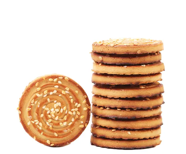 Ronde cookies met sesamzaadjes. — Stockfoto