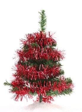 Noel ağacı tinsel içinde sarılmış