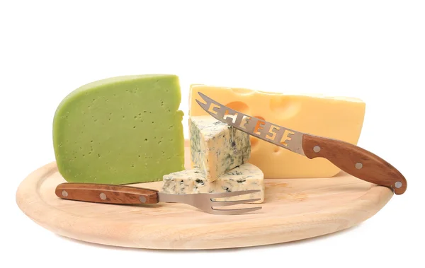 Différents types de fromages sur bois — Photo