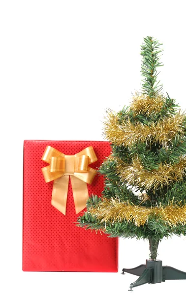 Albero di Natale con scatola regalo — Foto Stock