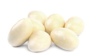 çikolata kaplı beyaz badem.