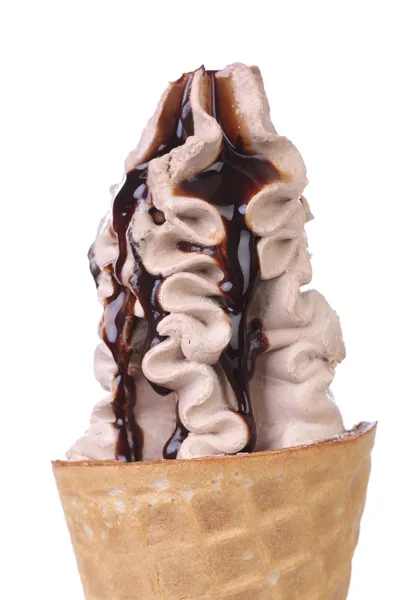 Шоколадное мороженое с ручьями . — стоковое фото