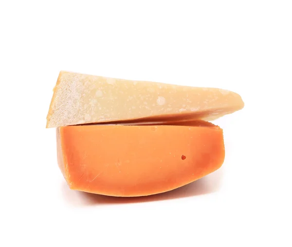 Zblízka ze dvou druhů sýra. — Stock fotografie