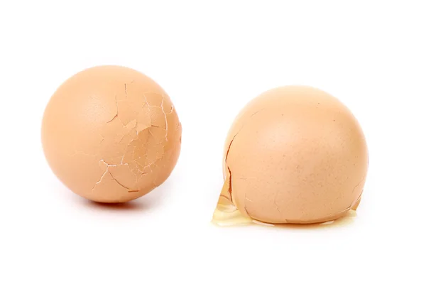 Rozbít vejce shell. — Stock fotografie