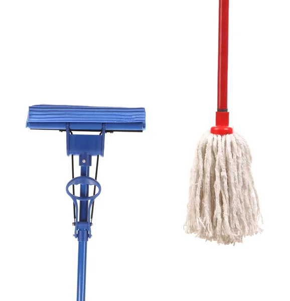 Closeup voor rode en blauwe mop voor het reinigen. — Stockfoto