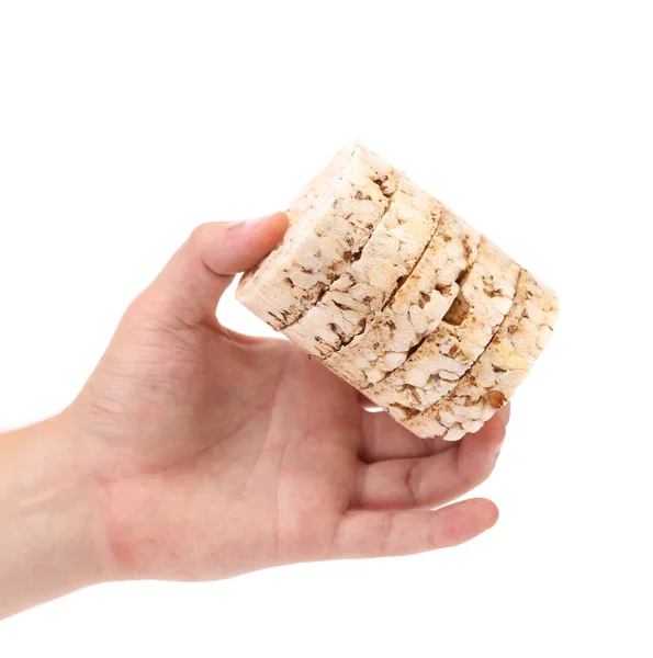 Snack de arroz inflado en la mano . — Foto de Stock