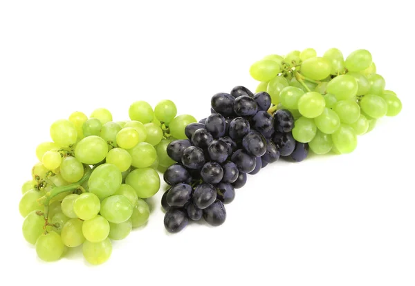 Black and green ripe grapes. — Stock Photo, Image