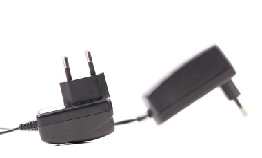iki elektrik güç adaptörleri