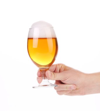 bardak bira köpük el ile