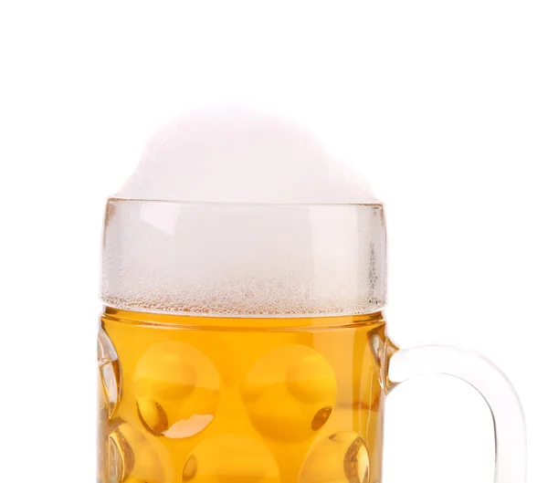 Volledige Mok met bierschuim — Stockfoto