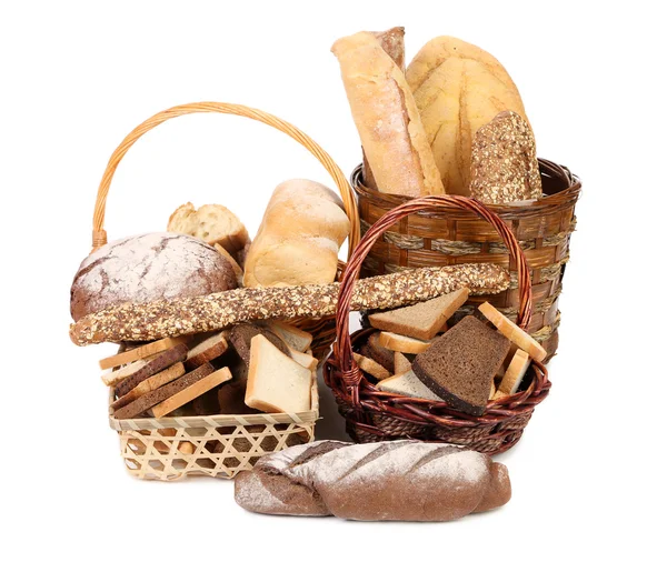 Frisches Brot in Körben — Stockfoto