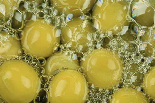 Oliven im Wasser — Stockfoto