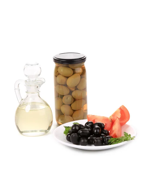 Bottiglia e ciotola di olive con aceto — Foto Stock