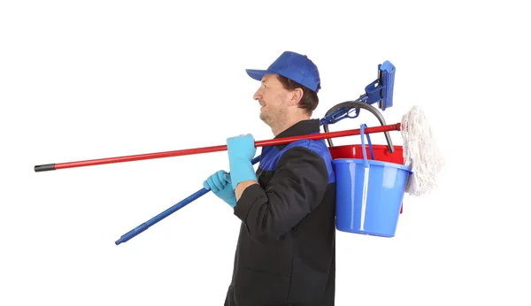 Homem segurando suprimentos de limpeza — Fotografia de Stock