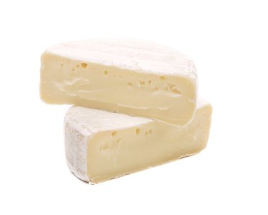 iki adet brie peyniri.