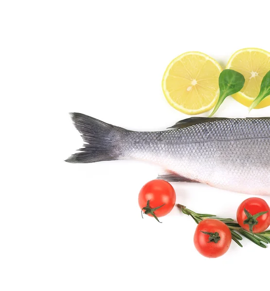 Fisk med grönsaker och citron — Stockfoto