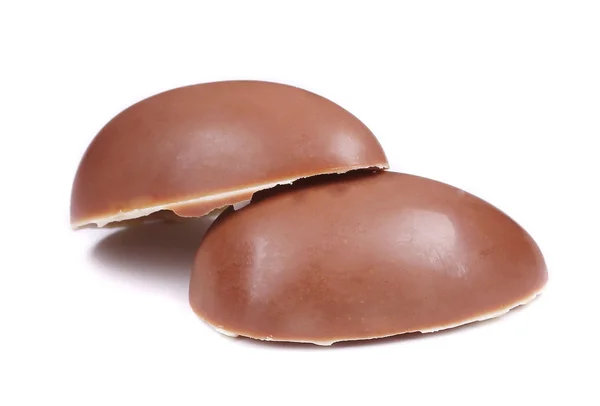 Zwei Hälften eines Schokoladeneiers — Stockfoto