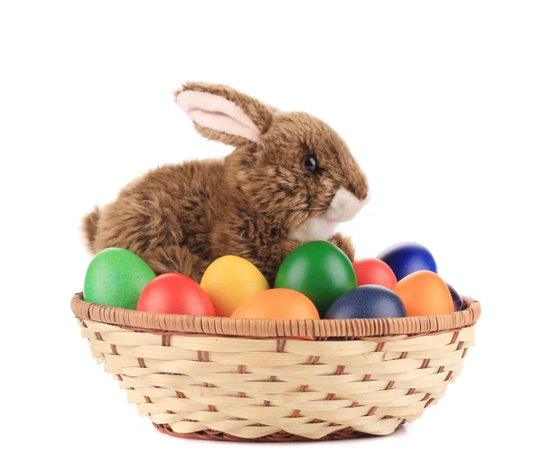 Easter eggs and basket. — Stock Photo, Image