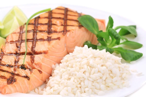 Geroosterde zalmfilets met rijst. — Stockfoto