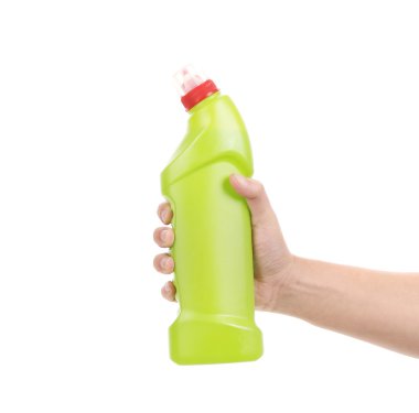 deterjan şişesi elini tutar