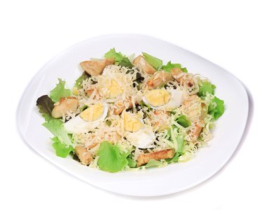 Sezar salatası yumurta ve parmesan.