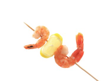 iki limon şişte karides.