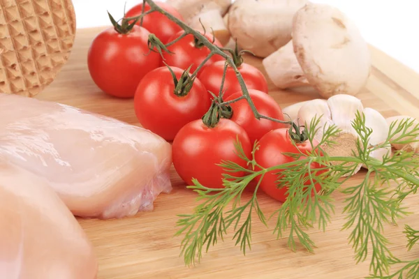 Syrové kuřecí prsa se zeleninou — Stock fotografie