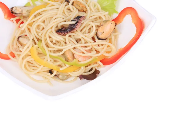 Морской салат со спагетти — стоковое фото