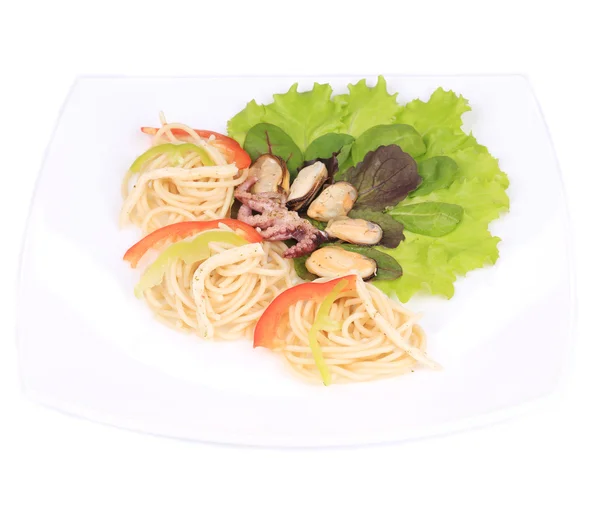 Insalata di mare con spaghetti — Foto Stock