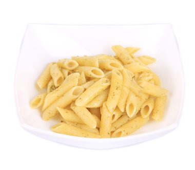 Tagliolini plaka üzerinde