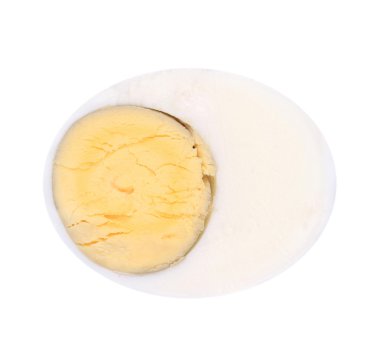 haşlanmış yumurta yarıya.