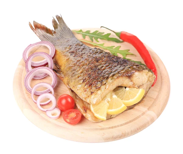 Smažené ryby se zeleninou. — Stock fotografie