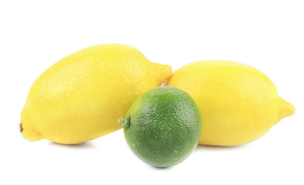 Verse citroenen en kalk. — Stockfoto
