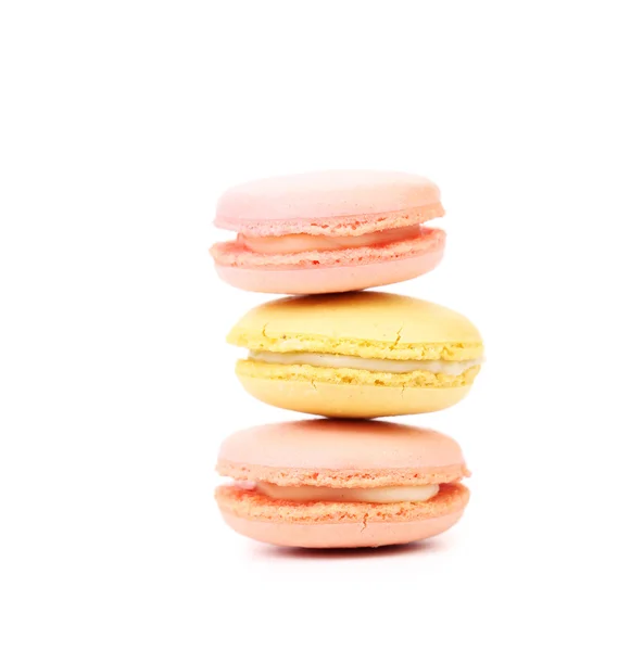 Stapel van kleurrijke macaroon taarten. — Stockfoto