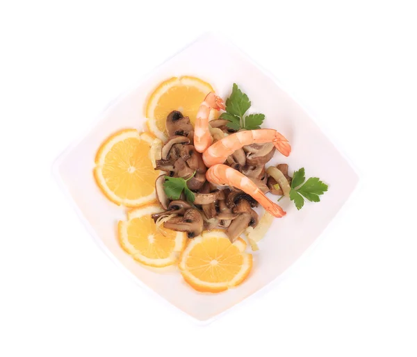 Shrimp salad with lemons and mushrooms. — Stock Photo, Image