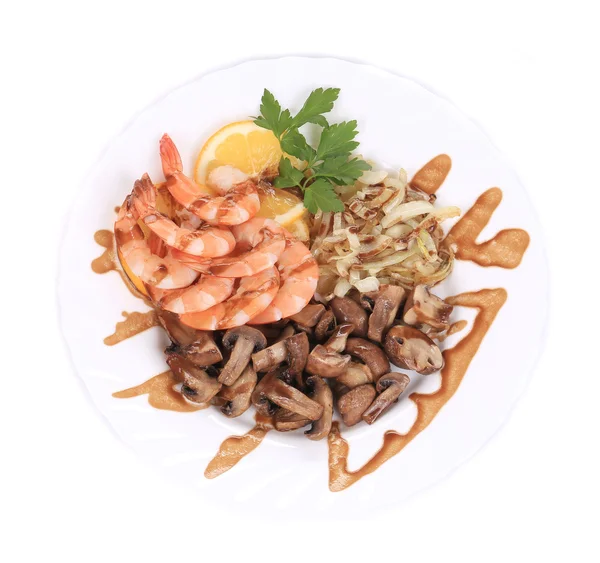 Salade de crevettes aux champignons et oignons . — Photo