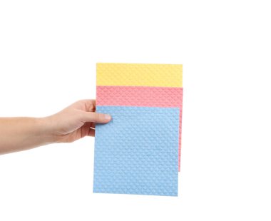 renkli temizlik sünger elini tutar.