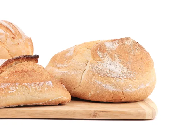 Pane croccante su un tagliere . — Foto Stock