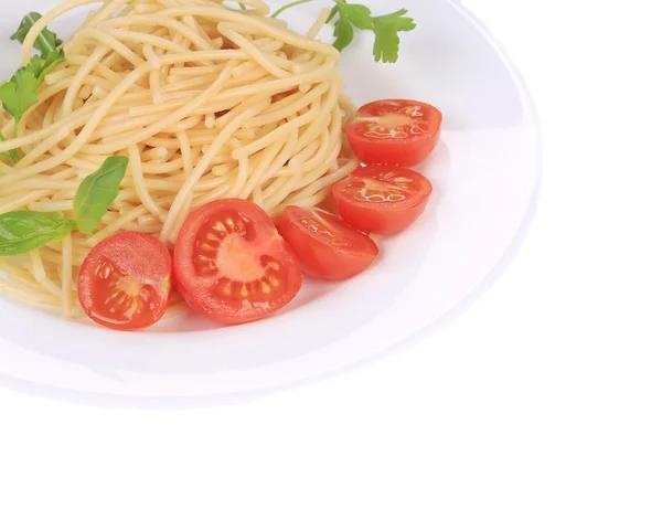 Pasta italiana con pomodori e basilico. — Foto Stock