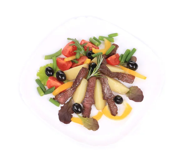 Ensalada con filete de ternera y verduras . —  Fotos de Stock