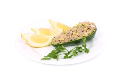 Avokado salatası ve tuna.