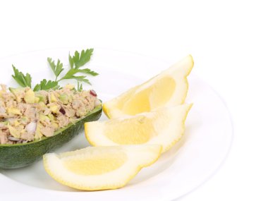 Avokado salatası ve tuna.