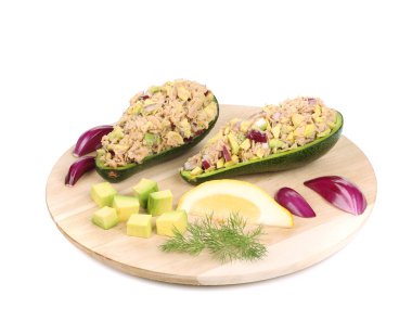 ton balığı ile Avokado salatası.
