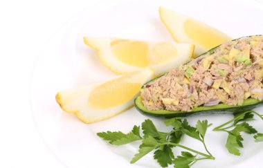 ton balığı ile Avokado salatası.