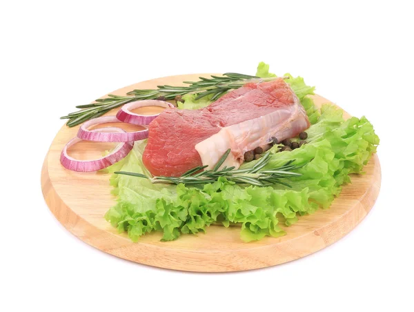 Filete crudo en bandeja . — Foto de Stock