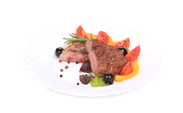 Gegrilltes Steak mit frischem Gemüse. — Stockfoto