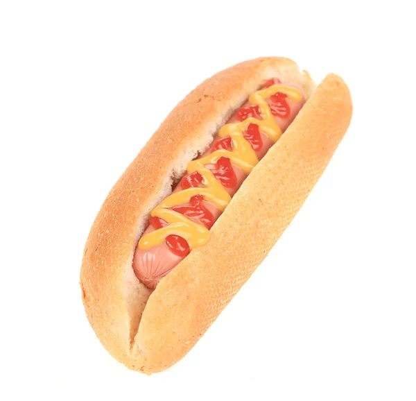 Lekker hot dog met mosterd en ketchup. — Stockfoto