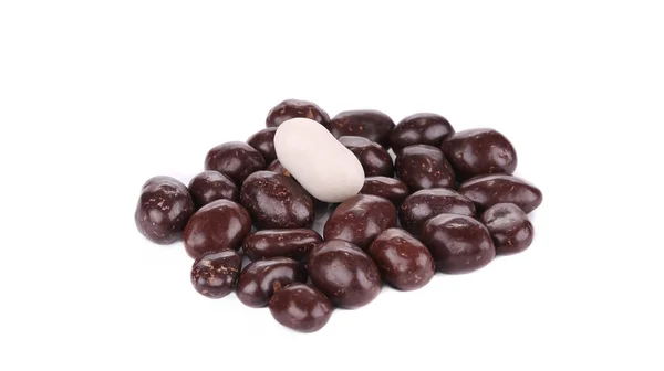 Mörk brun dragee i choklad täcka. — Stockfoto