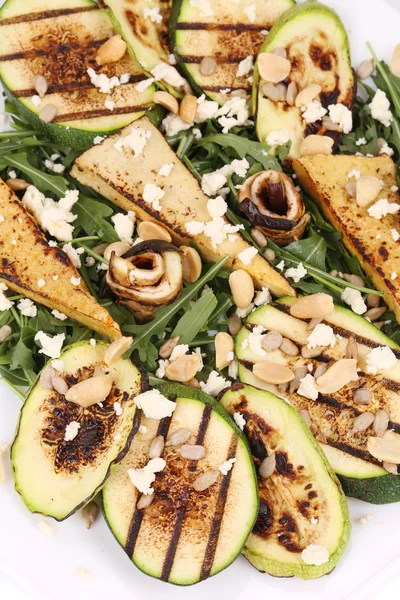 Salade met gegrilde groenten en tofu — Stockfoto