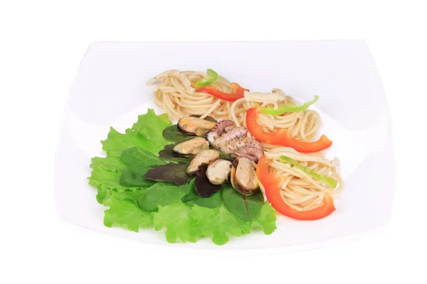 Seafood salad with spaghetti. — Stock Photo, Image